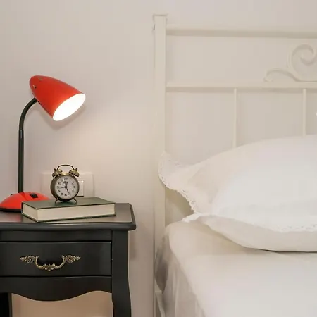 Dinka With Terrace Daire *