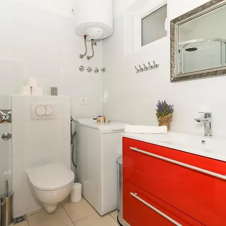 Dinka With Terrace * Σπλιτ