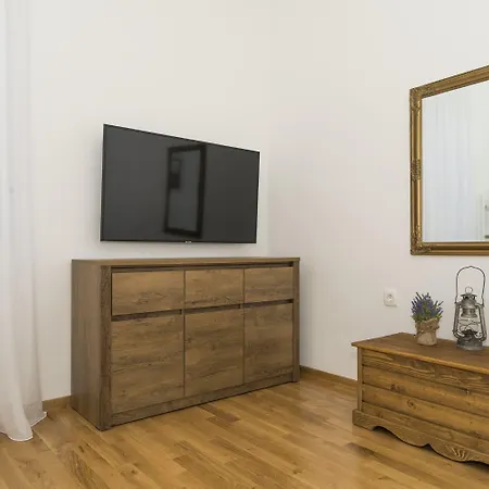 Dinka With Terrace * Split