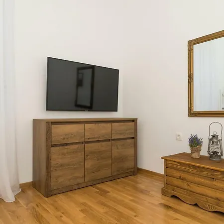 Dinka With Terrace Daire Split