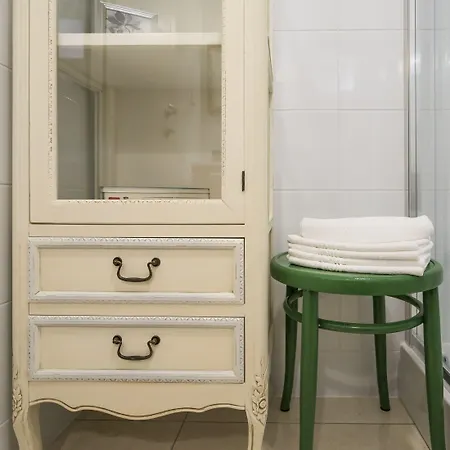 Dinka With Terrace Appartamento *