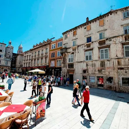 Dinka With Terrace Spalato